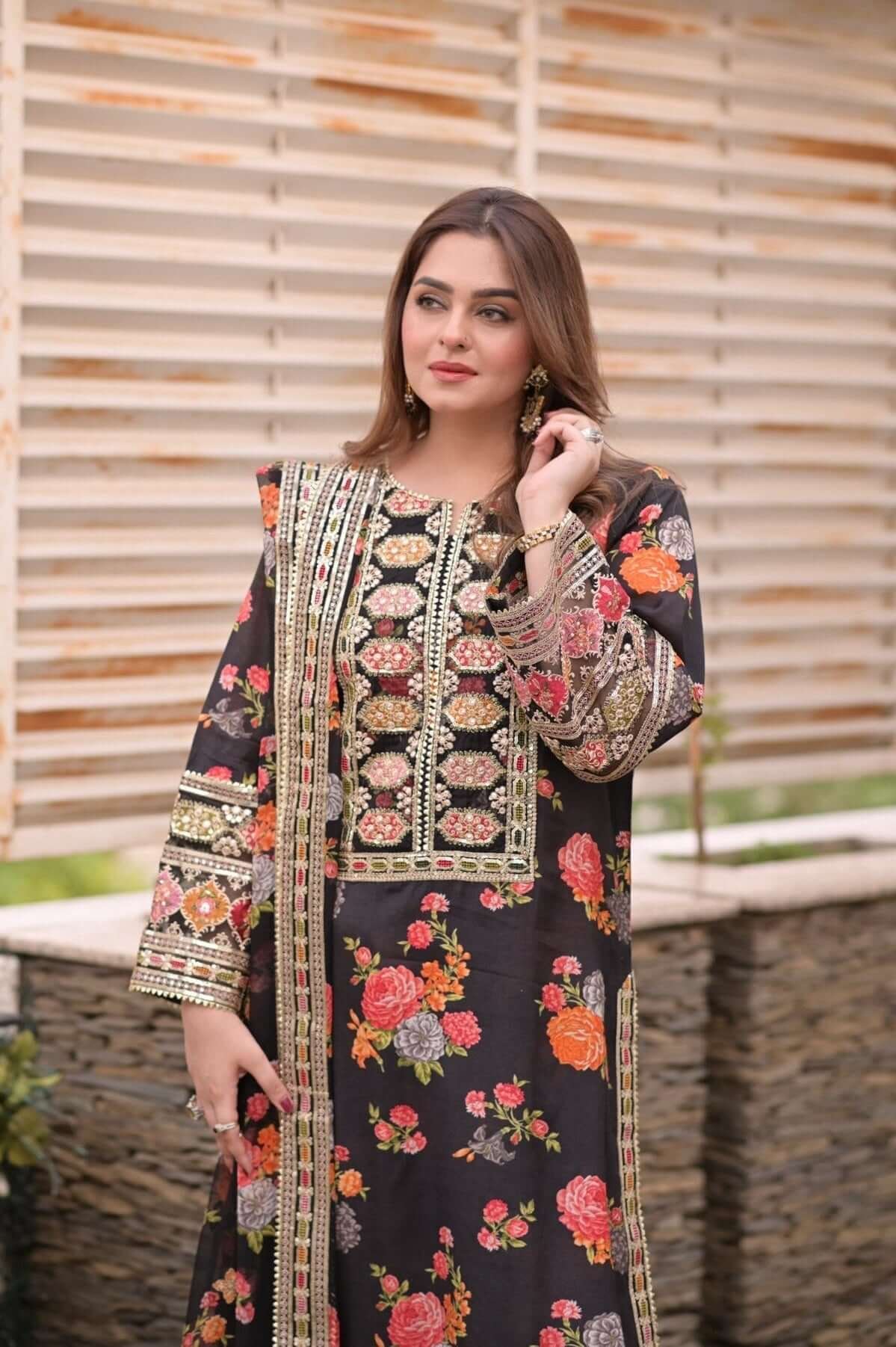 naqoosh-winter-dress-designs-2025-dhanak-dress-designs-unstitched-velvet-khaddar-new-arrivals-1_bfc6e490-9453-49e1-b064-650de4271f7f