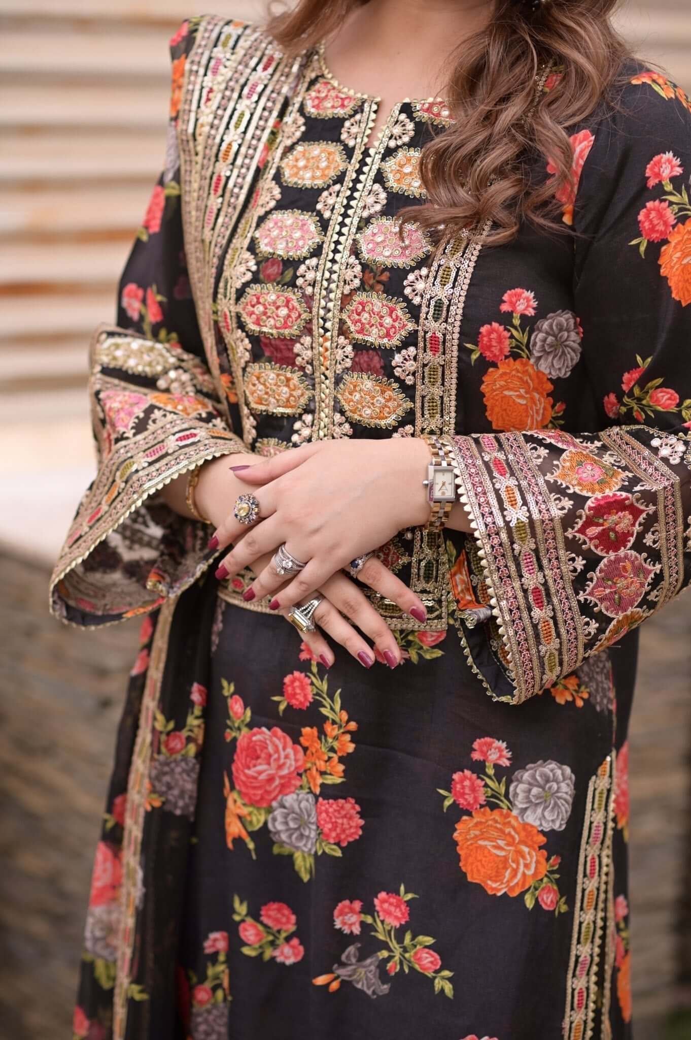 naqoosh-winter-dress-designs-2025-dhanak-dress-designs-unstitched-velvet-khaddar-new-arrivals-2_d7caba6c-7e3e-4125-85fa-2c1d58749c21